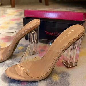 Torta Caliente Clear and Tan Heels